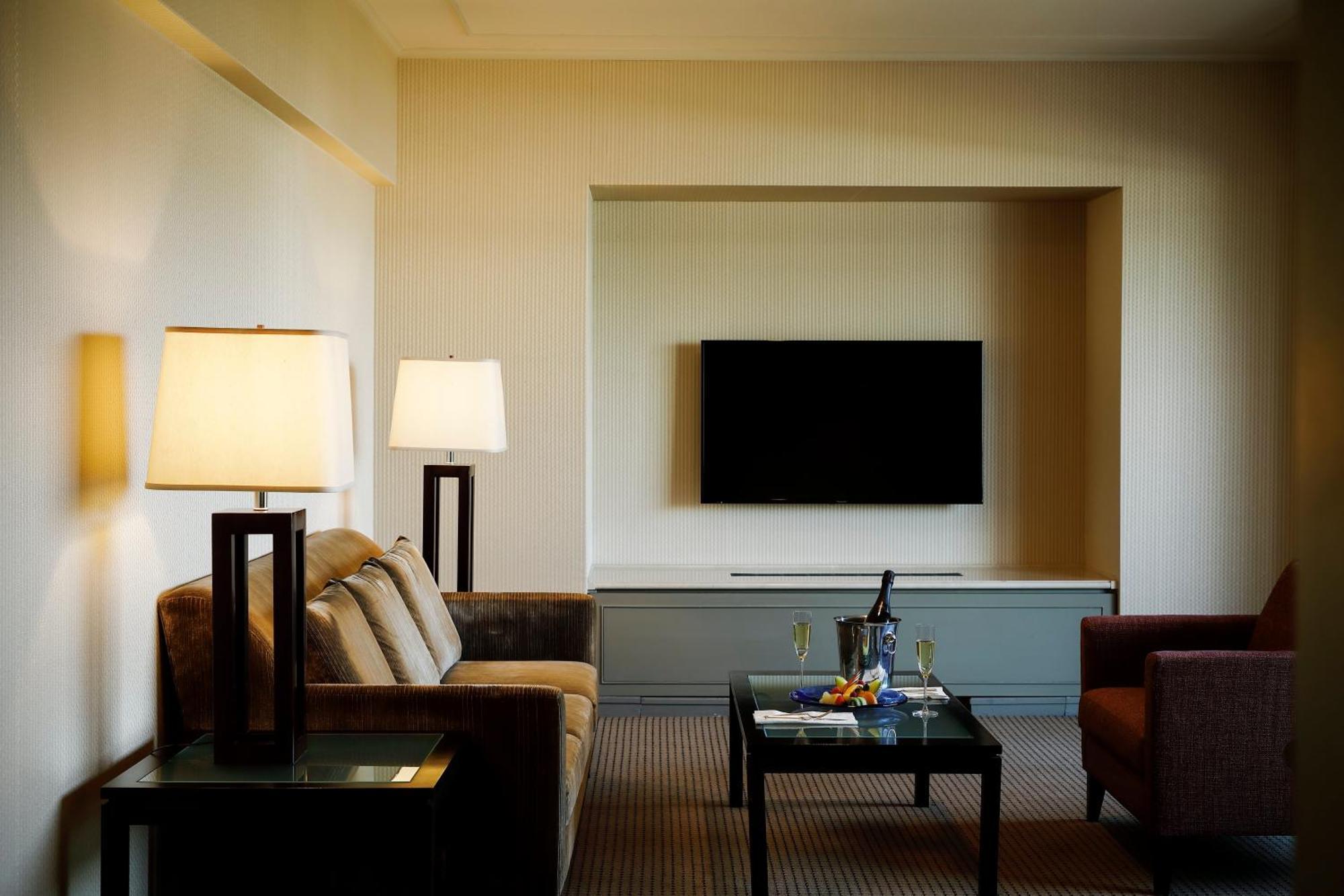 Kyoto Brighton Hotel Exterior photo A living room at the Ritz-Carlton, Boston