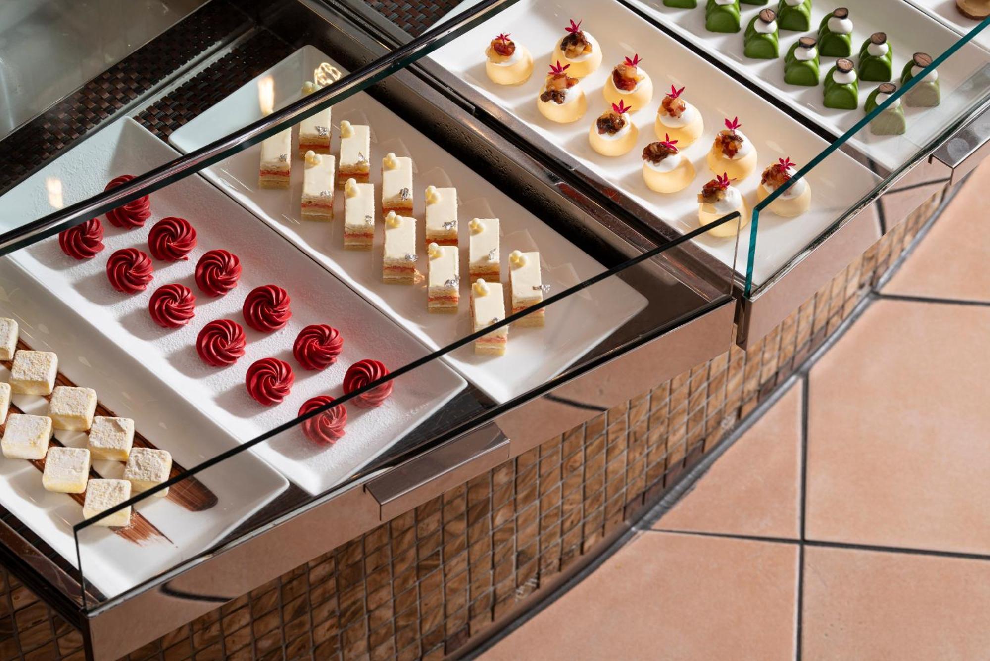 Kyoto Brighton Hotel Exterior photo A display of petit fours